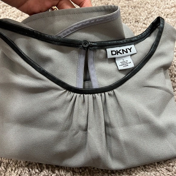 DKNY blouse - Picture 6 of 6